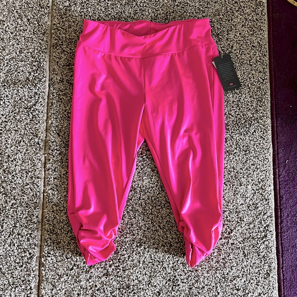 Pink Lotus Movement pink crop leggings